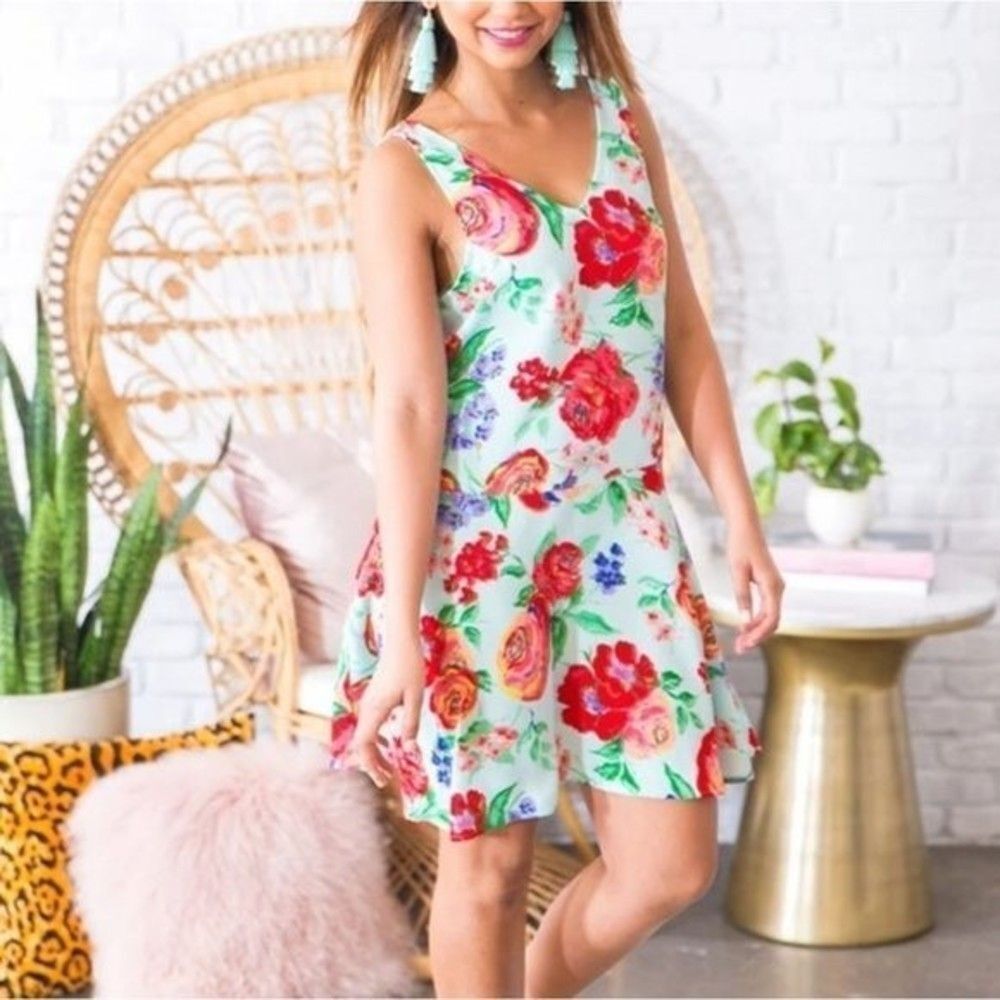 Everly sleeveless floral dress size Small